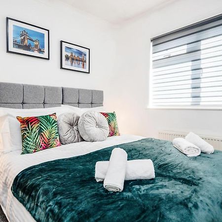 Heathrow 2-Bedroom Maisonette With Parking West Drayton  Ngoại thất bức ảnh