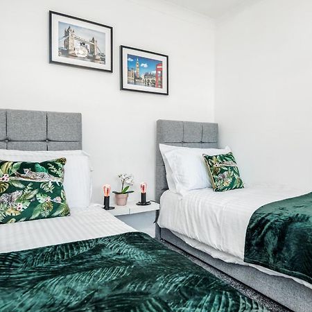 Heathrow 2-Bedroom Maisonette With Parking West Drayton  Ngoại thất bức ảnh