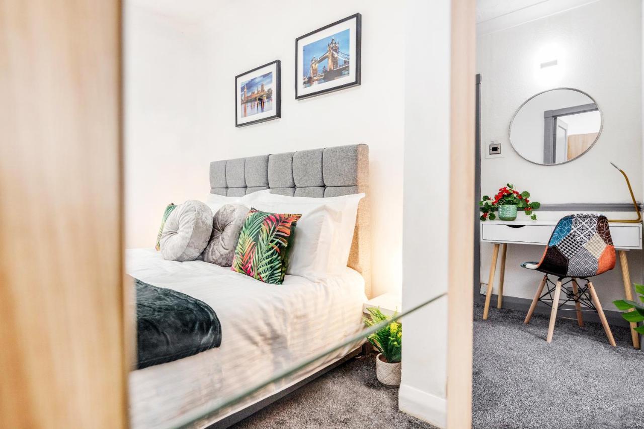Heathrow 2-Bedroom Maisonette With Parking West Drayton  Ngoại thất bức ảnh