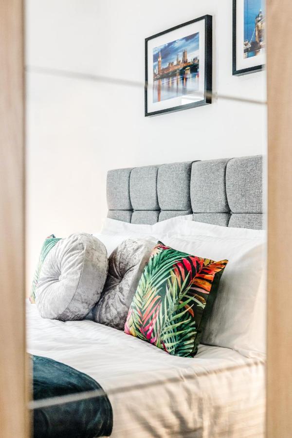 Heathrow 2-Bedroom Maisonette With Parking West Drayton  Ngoại thất bức ảnh