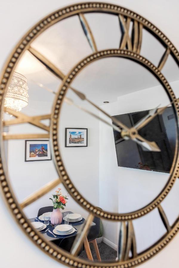 Heathrow 2-Bedroom Maisonette With Parking West Drayton  Ngoại thất bức ảnh